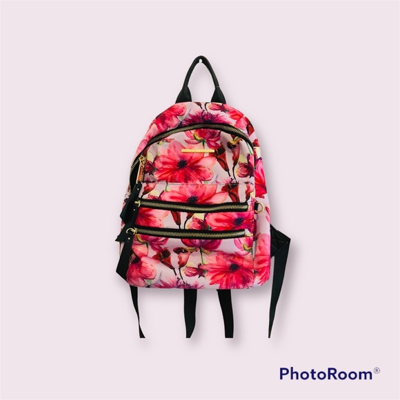Steve Madden Handbags - 💕HOST PICK💕Steve Madden small floral backpack